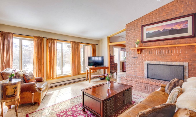 Emigrant Villa | 6 Mi to Chico Hot Springs: Villa w/River Access