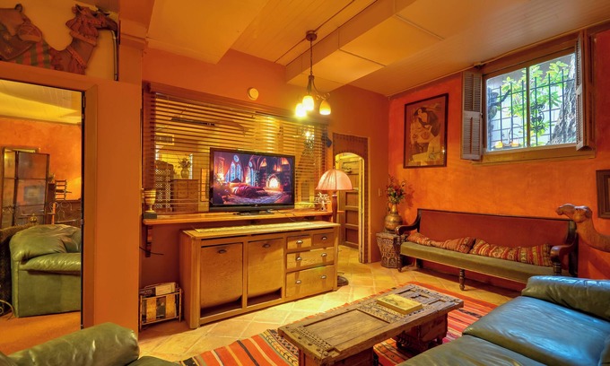 Ardenwald Apartment | 6 Mi to Dtwn Portland: Historic Apt Near Trails!