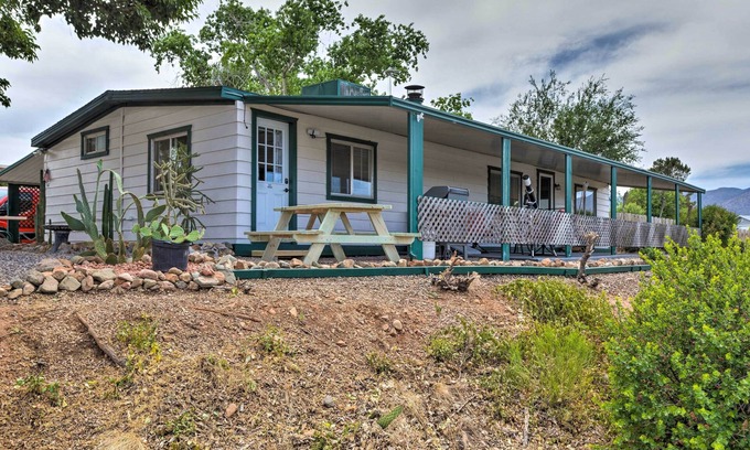 Cottonwood-Verde Village Apartment | 6 Mi to Old Town, Panoramic Views: Cottonwood Gem!