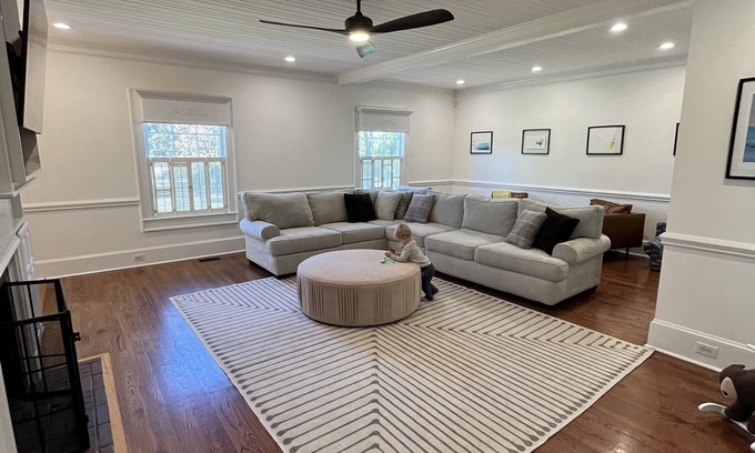 Perry House | 6 minute drive to fairgrounds, 6 minute walk to downtown
