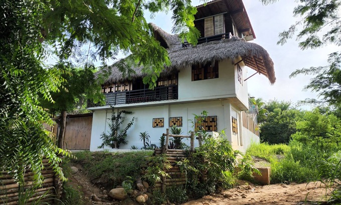 Los Tamarindos House | 6 pax house in Zicatela Beach