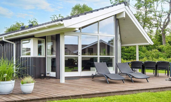 Pøt Strandby House | 6 person holiday home in Juelsminde-By Traum