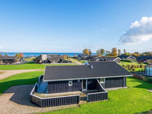 Grønninghoved Strand House | 6 person holiday home in Sjølund-By Traum
