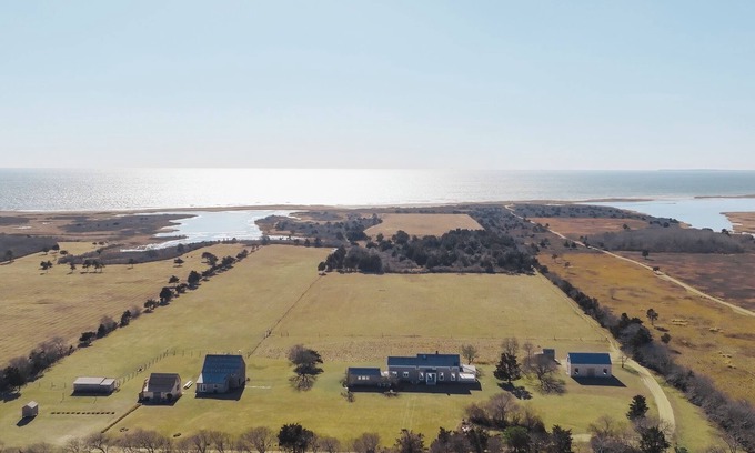 Chilmark House | 60 Acres Oceanfront 5-BR, Private Beach! AC, WiFi, TV