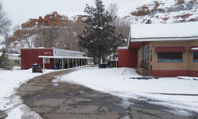 Coalville House | 60's Motel in the Wasatch Mountains near Park City, Wanship, Coalville, Henefer