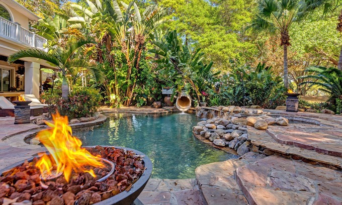 Clermont House | 62 Acre Island - Sleeps 40+!