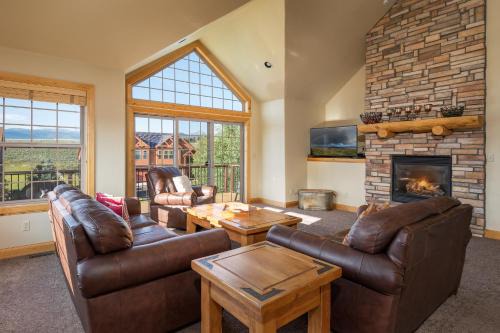 Pole Creek House | 67 Fireweed with private hot tub