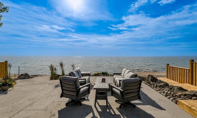 Tiny Cottage | 6bed 5bath brand new beach house in Tiny! West Exposure! Sunsets! Hot tub!