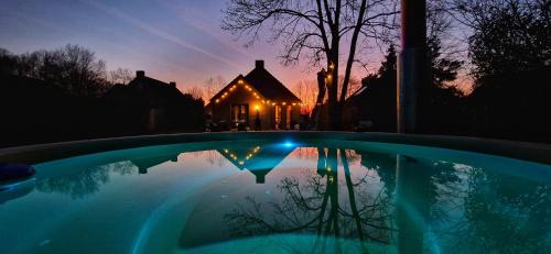 Ewijk House | 6P Vip huis met Royale tuin en hottub 110