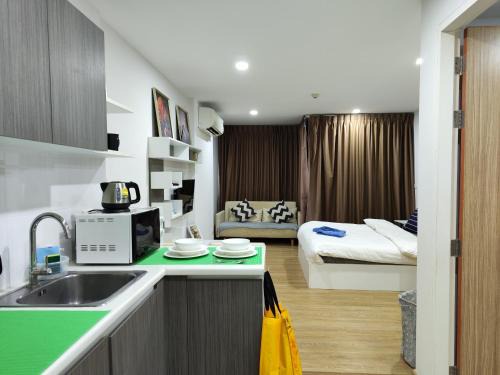 Kata Apartment | 7 Floor - Mountain view Studio room at OZC near Kata beach