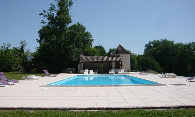 Boisse Cottage | 7 luxury gites for couples, no children. Peace, great views, large pool and spa.