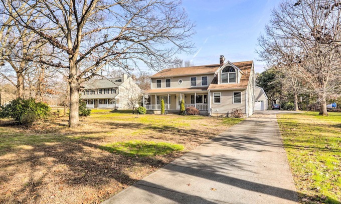 Seekonk Apartment | 7 Mi to Downtown Providence: Quiet Apt in Seekonk