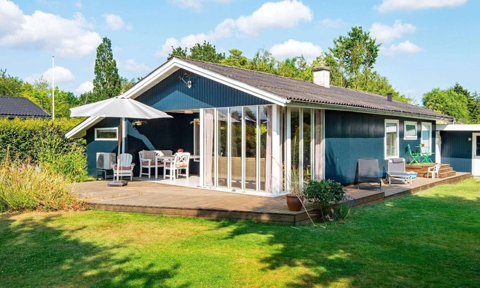 Ronde House | 7 person holiday home in Rønde-By Traum