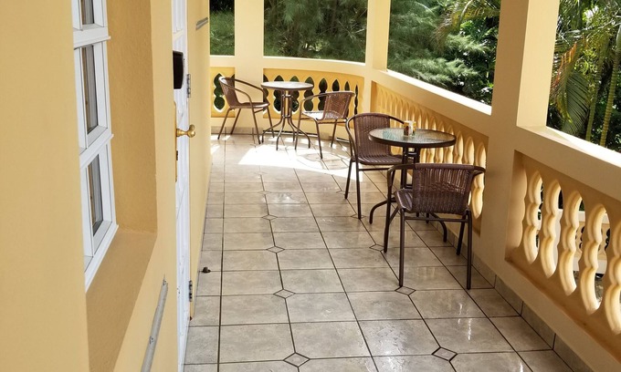 Maizales House | 7 rooms,Rainforest retreat,gated,fenced,private 2 story home, sleep 20 solar W/H