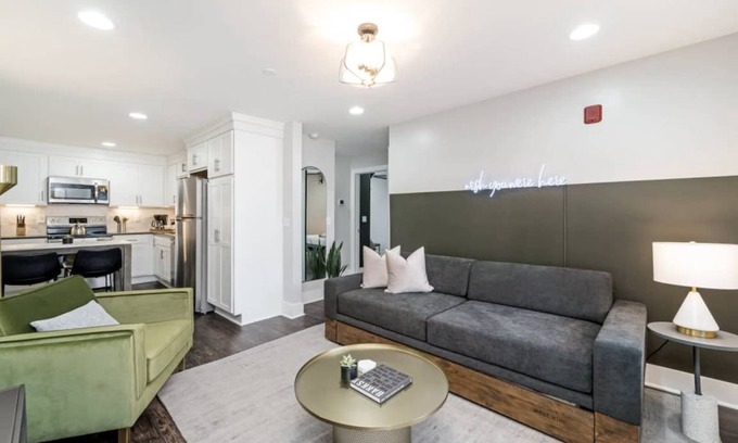 East Bank Apartment | 70 m² Apartment ∙ 2 bedrooms ∙ 6 guests