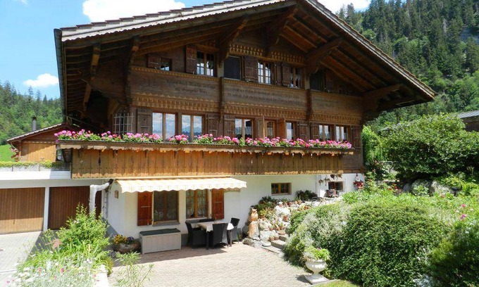Zweisimmen Apartment | 70 m² Apartment ∙ 1 bedroom ∙ 3 guests