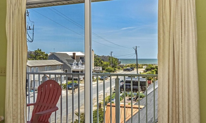 Dewey Beach Condo | 70 STEPS TILL TOES IN THE SAND No cableTV thru Oct. Lowest rates of the year!