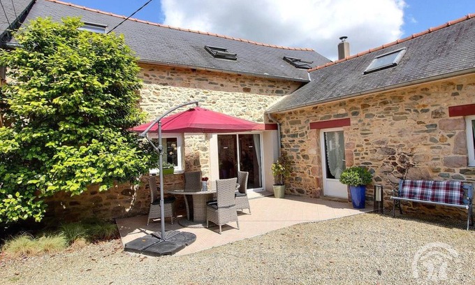 Saint-Clet House | 72 m² Gîte ∙ 2 bedrooms ∙ 4 guests