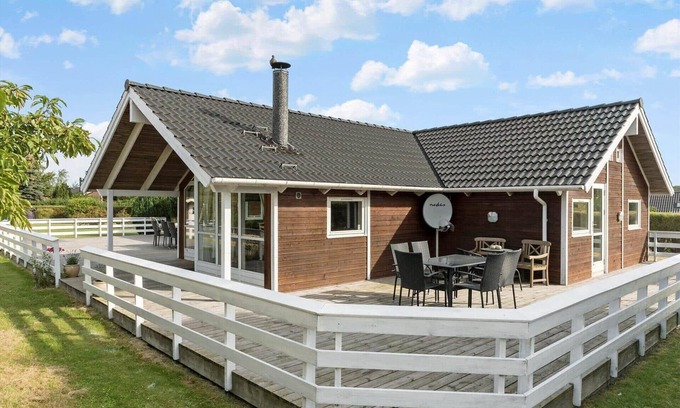 Bog By House | 7323 Bogø - Vindrosen 23