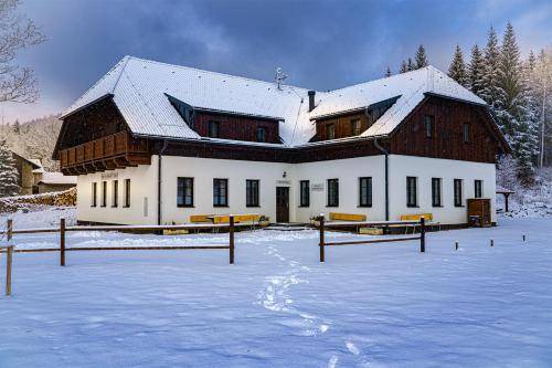 Strazny Bed & Breakfast | 75 m² Bed and breakfast ∙ 2 bedrooms ∙ 6 guests