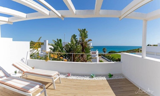 Conil de la Frontera House | 75m to the beach at Fuente del Gallo, 4 bed 3 bath