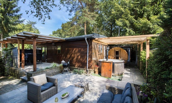 Voorthuizen Cabin | 78 sqm Luxury Forest Chalet with Wellness