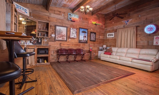 Wellborn Bed & Breakfast | 7F Lodge