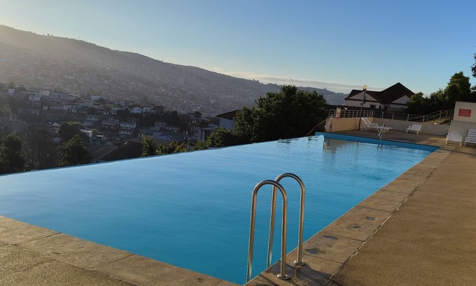 Valparaiso Apartment | 7P-Charming 3-bedroom apartment with AC, fitness room in vibrant Valparaíso