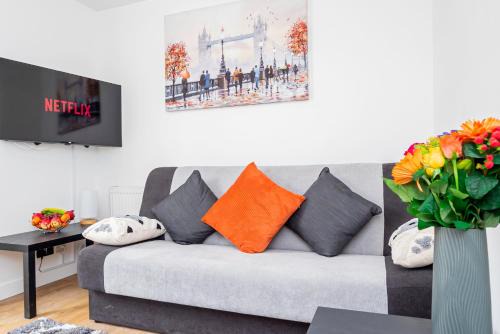Basingstoke House | 8 Beds, 3baths Perfect For Contractors & Teams