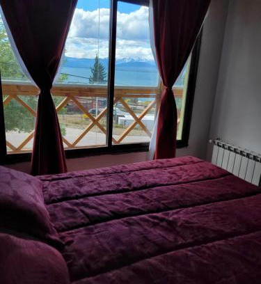 San Carlos de Bariloche Apartment | 8 cabañas - dpto con vista al lago