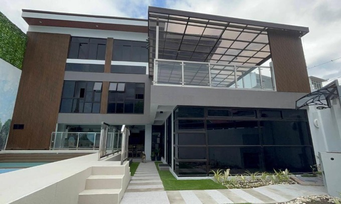 Los Banos House | 8 Flags Resort Laguna