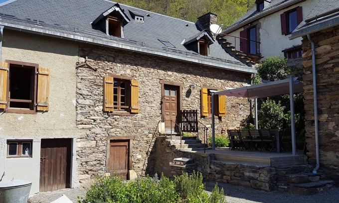 Baren Cottage | 8 kilometers from Luchon - Gîte De La Prade 10 people, 3 Epis with swimming pool