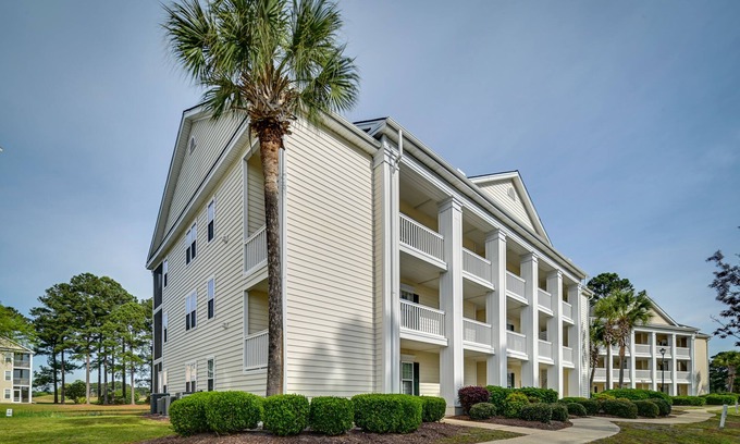 Waterford Plantation Condo | 8 Mi to Boardwalk: Myrtle Beach Condo Near Golfing