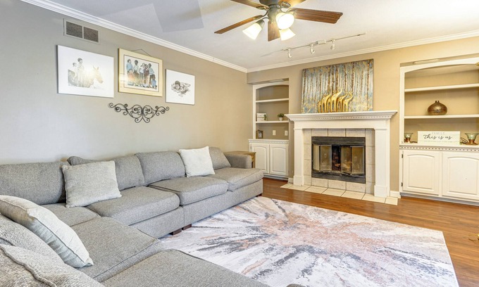Laotto House | 8 Mi to Dtwn: Family-Friendly Home in Fort Wayne!
