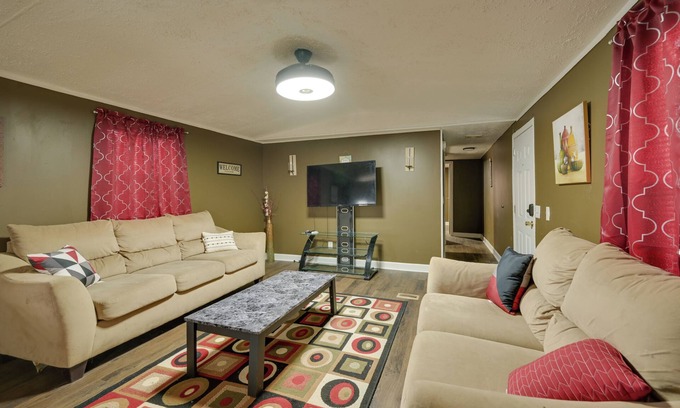 Crisp House | 8 Mi to Dtwn Greenville: Bethel Home w/Yard