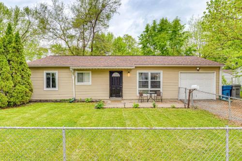 Indianapolis House | 8 Mi to Dtwn Indianapolis Family Home with Yard!
