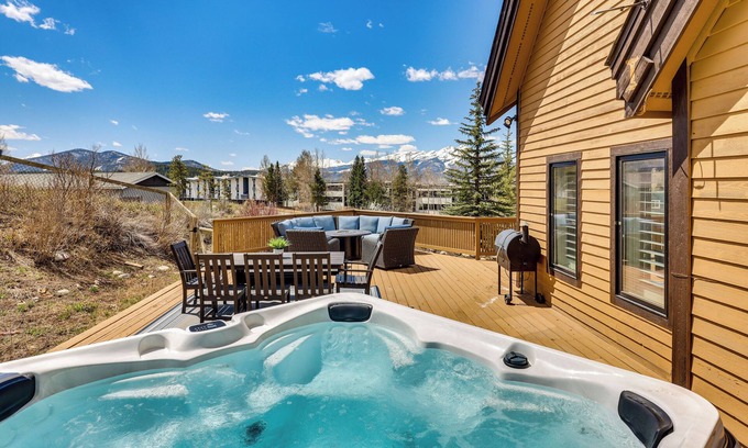 Dillon House | 8 Mi to Keystone: Home w/Hot Tub in Dillon