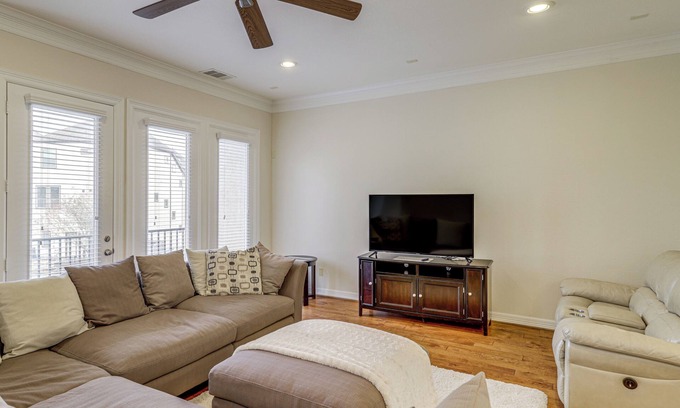 Briarforest House | 8 Mi to the Galleria: Home w/Balcony + Yard