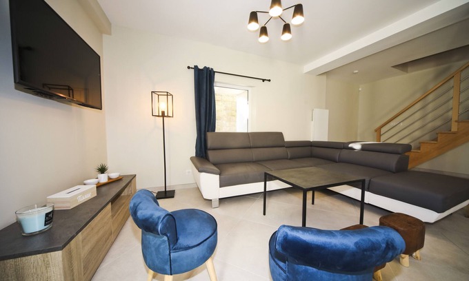 Nanteuil-sur-Marne House | 8-person gite to share with family or friends