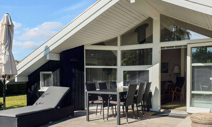 Skovmose House | 8 person holiday home in Sydals-By Traum