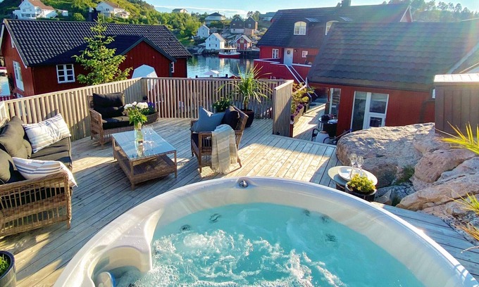 Averoy Municipality House | 8 person holiday home in averøy-By Traum