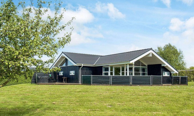 Horve House | 8 person holiday home in Hørve-By Traum