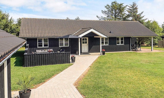 Hou House | 8 person holiday home in Hals-By Traum