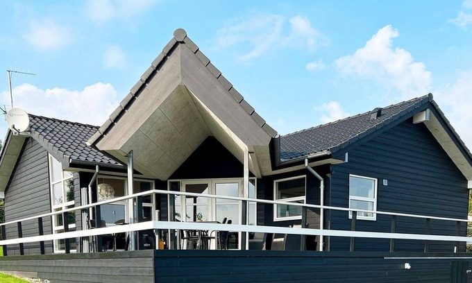 Floutrup House | 8 person holiday home in Roslev-By Traum