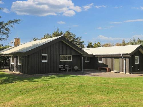 Nørre Lyngby House | 8 person holiday home in Løkken-By Traum