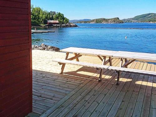 Afjord House | 8 person holiday home in Revsnes
