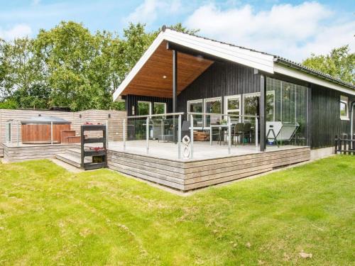 Remmer Strand House | 8 person holiday home in Struer-By Traum