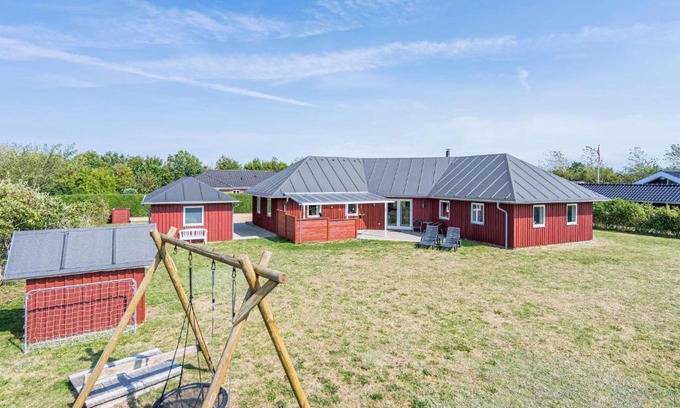 Skaven Strand House | 8 person holiday home in Tarm