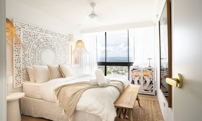 Surfers Paradise Apartment | 80 metres from the Ocean, spectacular ocean views