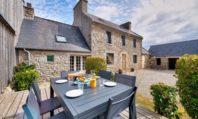 Kerlouet Ski Chalet | 800 m from the beach, house for 6 with garden